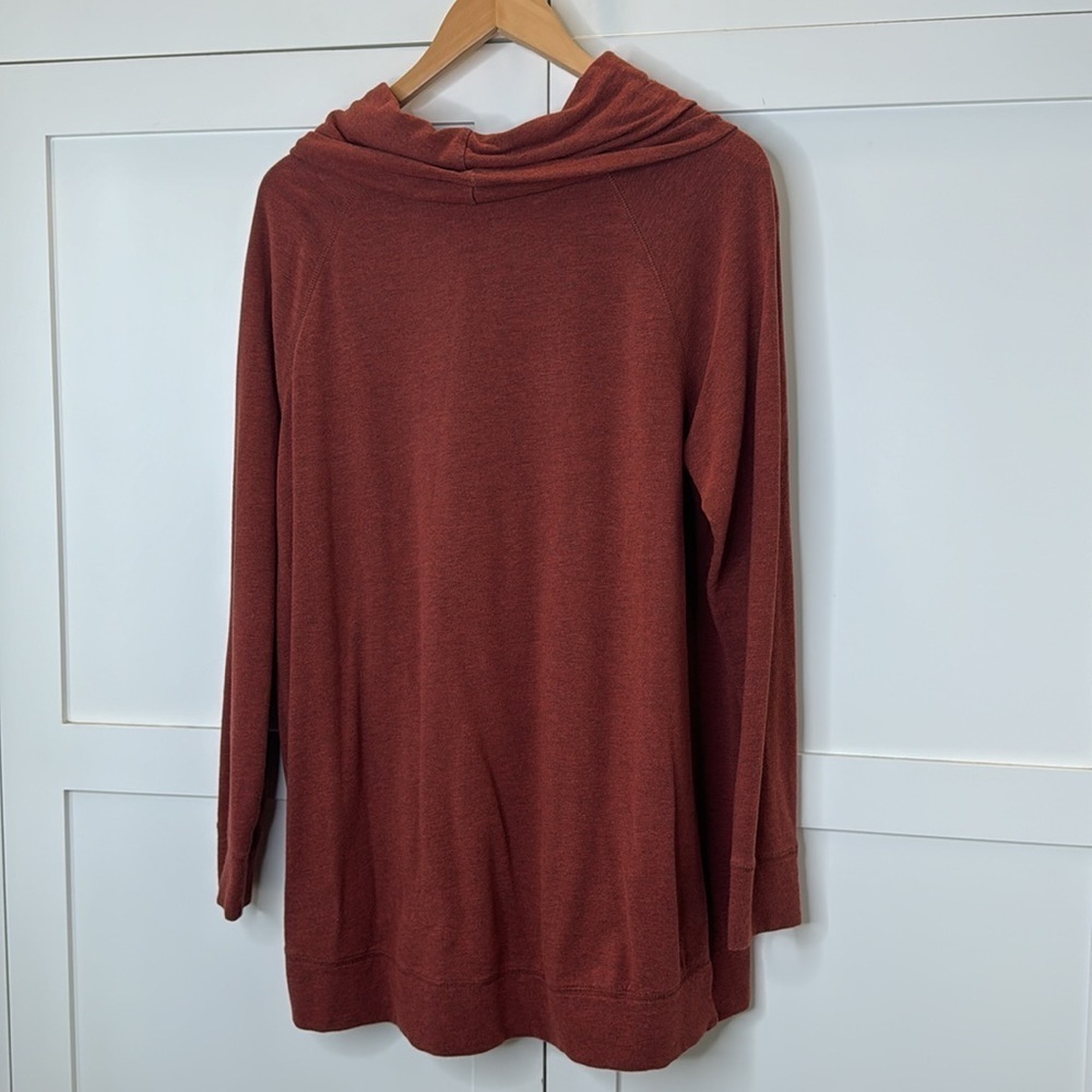 Natural Reflections Long Sleeve Loose Turtleneck Rust Sweatshirt Size: Large - Picture 9 of 10